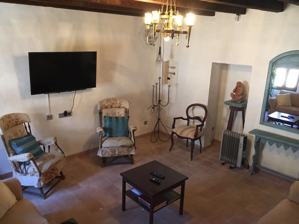 Stadthaus Mitten Im Kuenstlerviertel Von Arta Mit Zwei Wohnungen Bagian luar foto