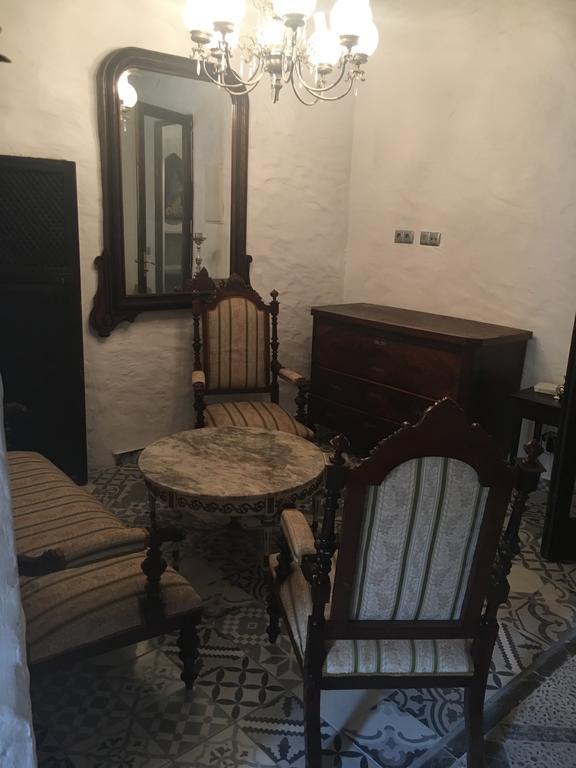 Stadthaus Mitten Im Kuenstlerviertel Von Arta Mit Zwei Wohnungen Bagian luar foto